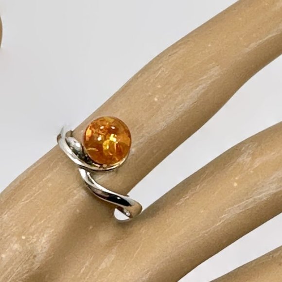Amber Ring, Sterling Silver, Vintage Ring, Orb Shaped, Size 7 1/2, Honey Amber - Picture 3 of 6